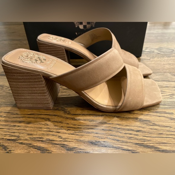 NIB Vince Camuto Tan Slide Sandals Sz 7.5M - Picture 3 of 7